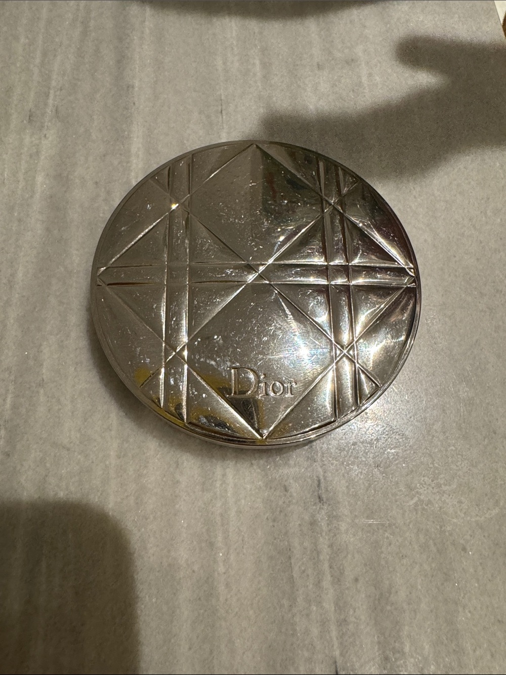 Dior skin NUDE AIR luminizer 001  Metallic Silver Quilted Compact